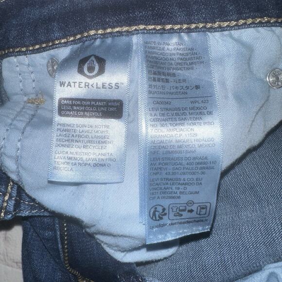 Levi’s Women’s Boyfriend Jeans Size 31 Blue Distressed Denim - Picture 5 of 9